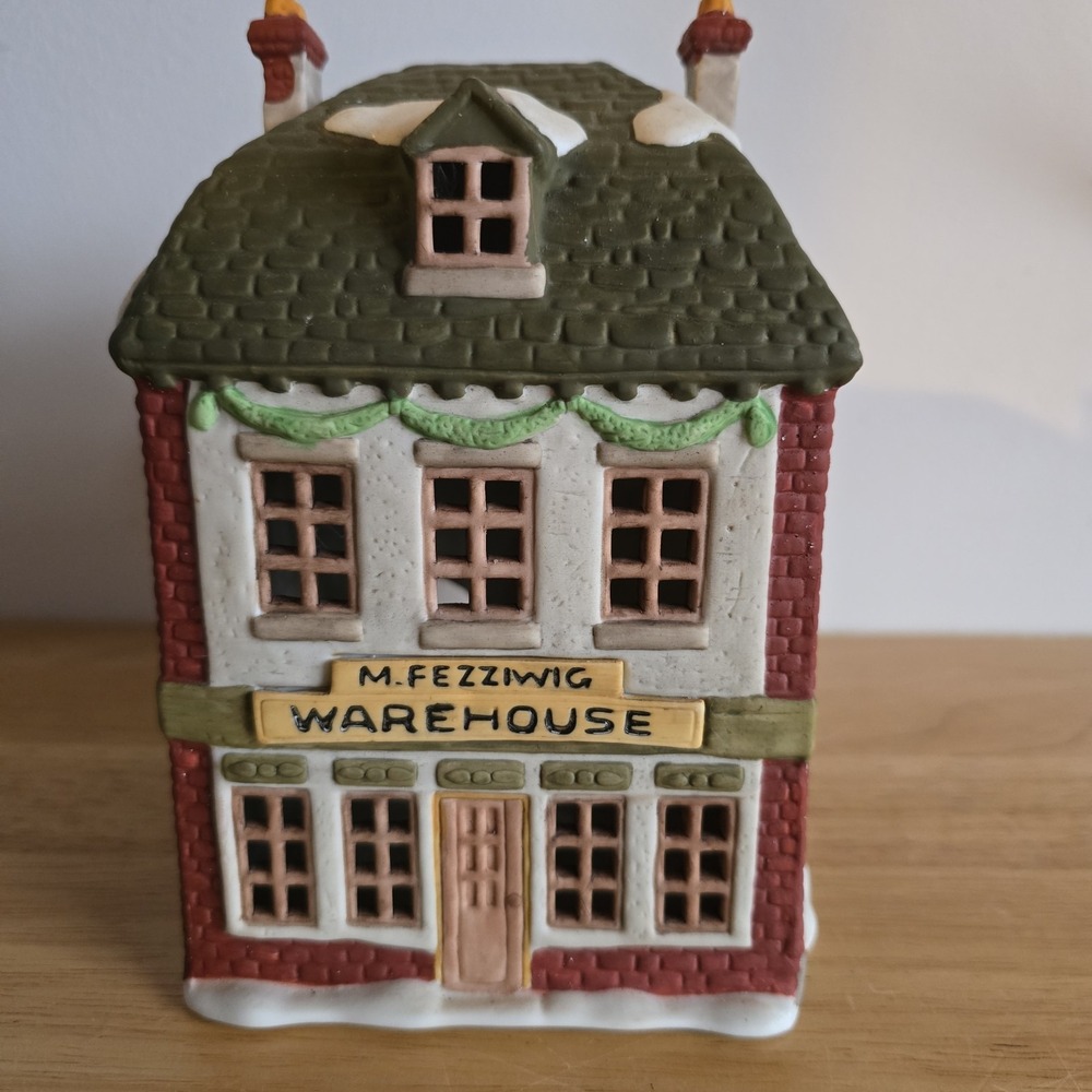VTG‎ DEPT 56 Dickens Village M. FEZZIWIG'S WAREHOUSE 1986 A Christmas Carol
